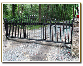 Custom Aluminum Estate Cantilevers Gate with arched Top from Spec RailCustom Aluminum Estate Cantilevers Gate with arched Top from Spec Rail